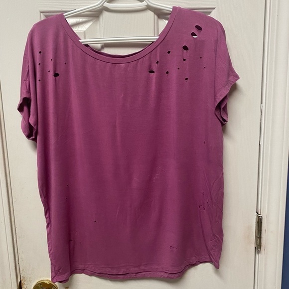 Express Distressed Holey Tee Shirt pink size M
New with tags - Picture 1 of 9